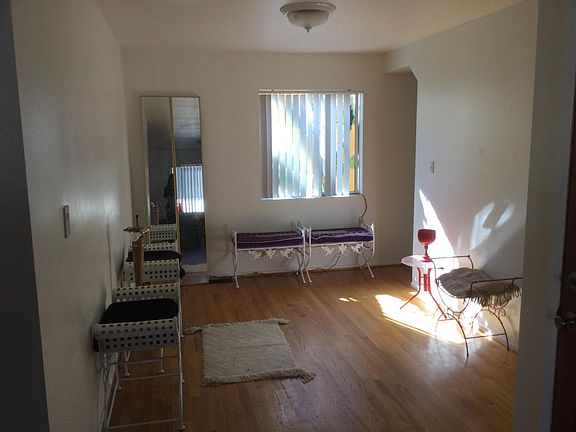 4th image of 1838 S Cloverdale Ave