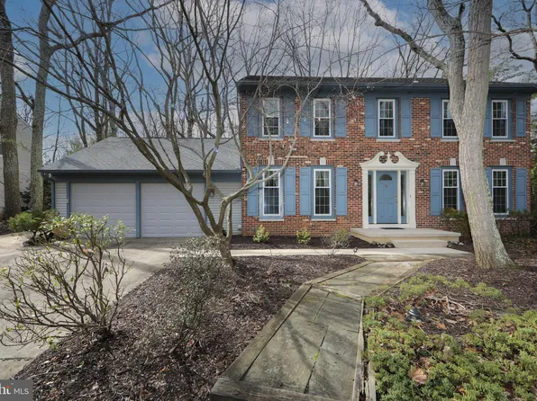 9 Tenby Chase Dr, Voorhees, NJ 08043