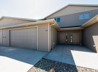 737 Compass Loop, Bismarck, ND 58504