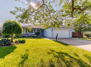 15 Foxhill Cres, Saint Catharines, ON L2S 3T9
