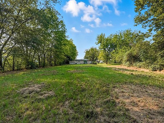 3rd image of 1080 County Road 1235