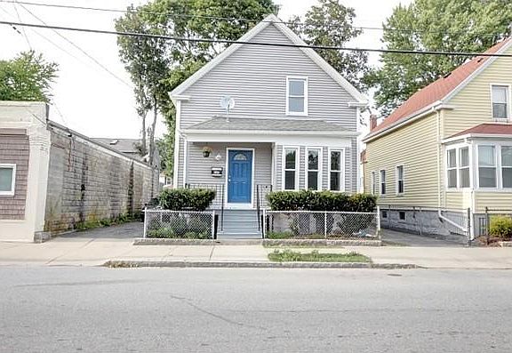 2nd image of 229 Hillman St