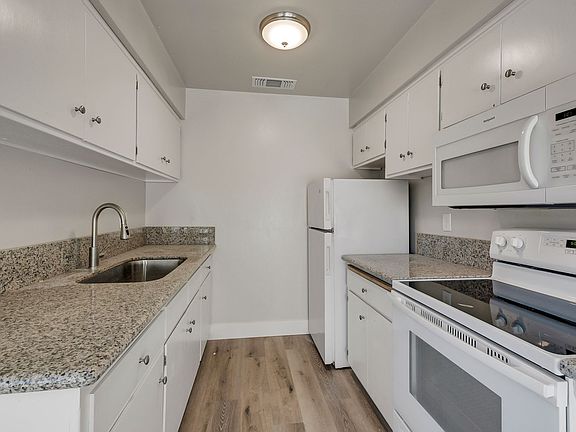 5th image of 1500 Sheridan Ave APT A