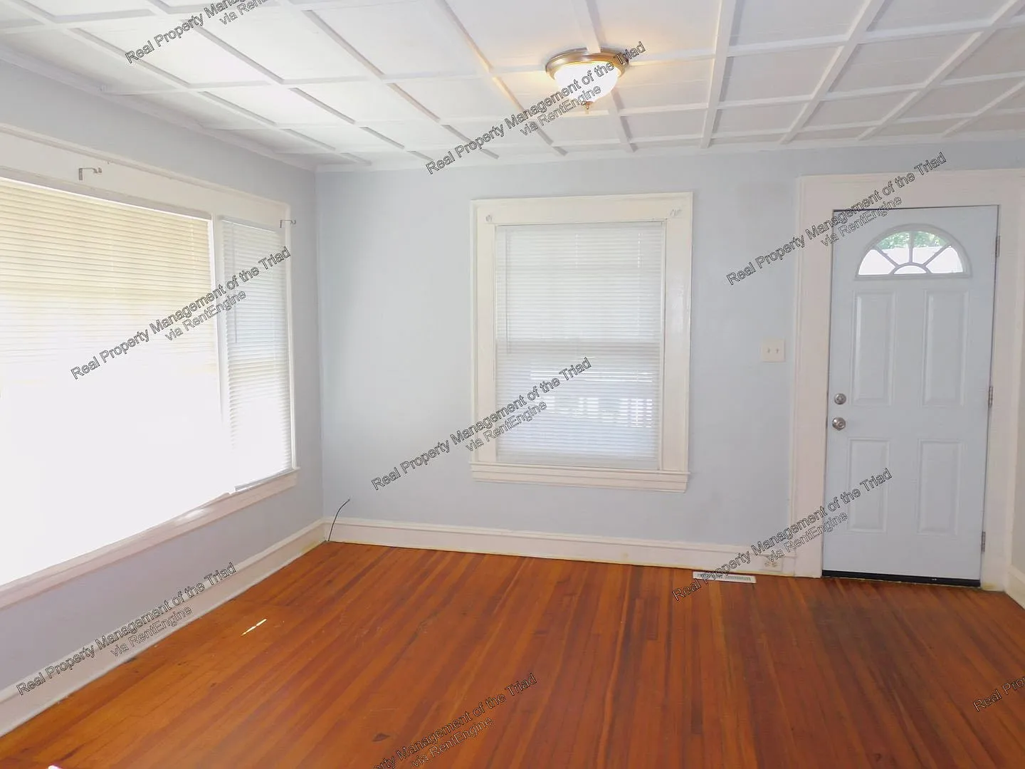 2 bed, 1.0 bath, 816 sqft, $1,095 — Photo 2
