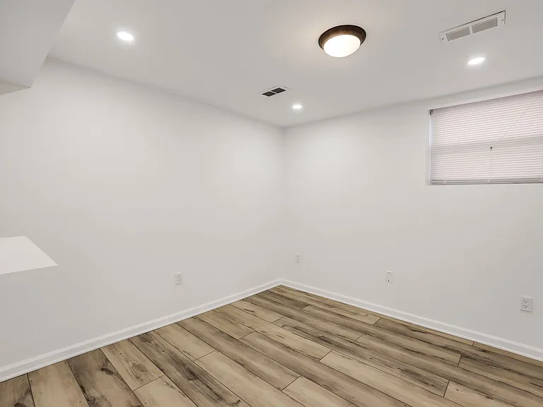 1377 Quincy St NW — Photo 9