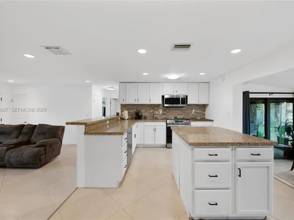 6839 Tradewind Way, Lake Worth, FL 33462
