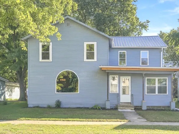 19 N Jones Ave, Amboy, IL 61310