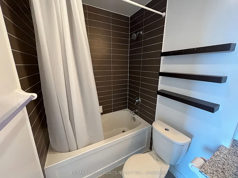 2756 Old Leslie St #519 — Photo 3