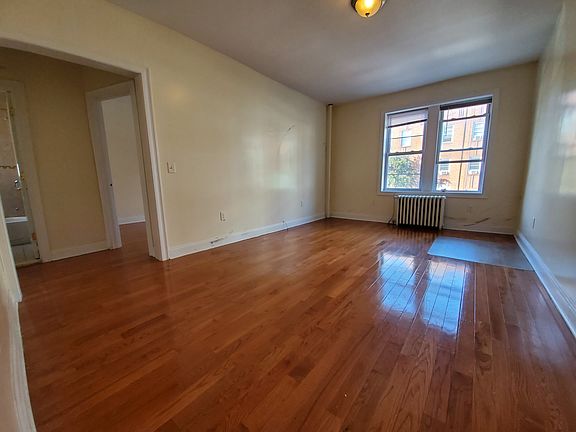 3rd image of 31 Kensington Ave #21E