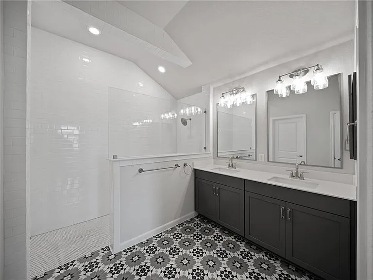 136 Osceola Dr — Photo 7