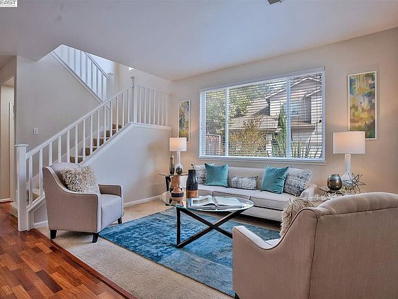 4th image of 22547 Cisneros Dr