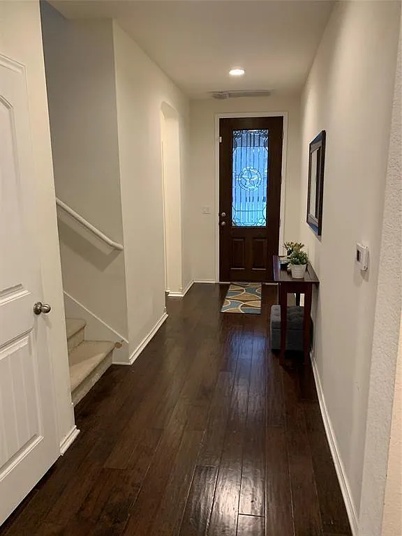 4 bed, 3.0 bath, 2417 sqft, $2,450 — Photo 2