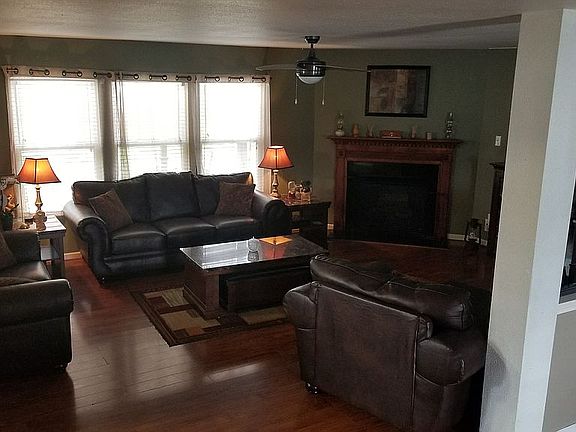5th image of 3336 Pikes Peak Dr