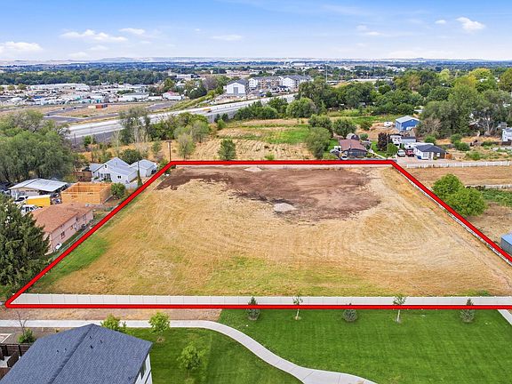 4th image of 403 Hill Ln