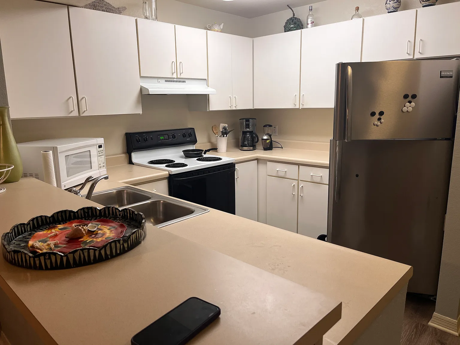 2 bed, 943 sqft, $2,500 — Photo 2