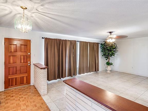 3rd image of 8713 Parkland Dr