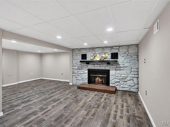 5th image of 2221 Bentley Manor Dr