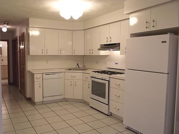 2nd image of 24 Caruso Ct #1A