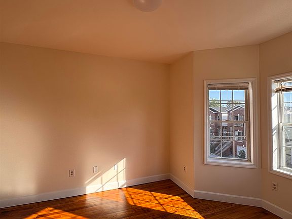 5th image of 226 Linden Ave #3L