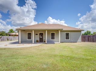 130 E Henderson St, Huntington, TX 75949