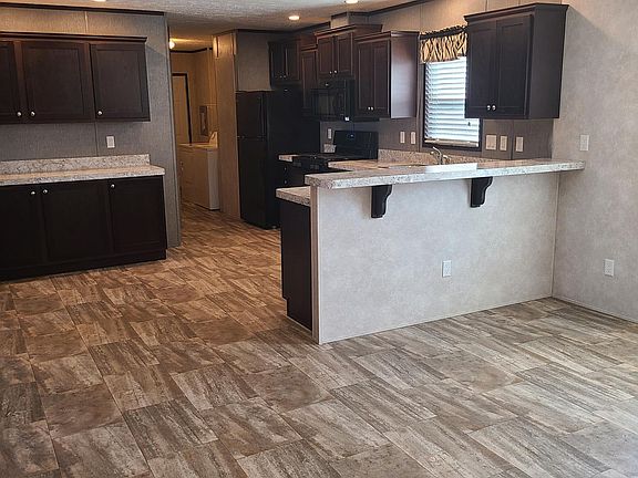 3rd image of 1250 Paree St #748