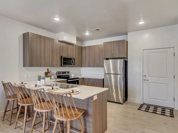 Ridgeline Parkway Apartments, 1295 N State St #0b8491e50, Spanish Fork, UT 84660