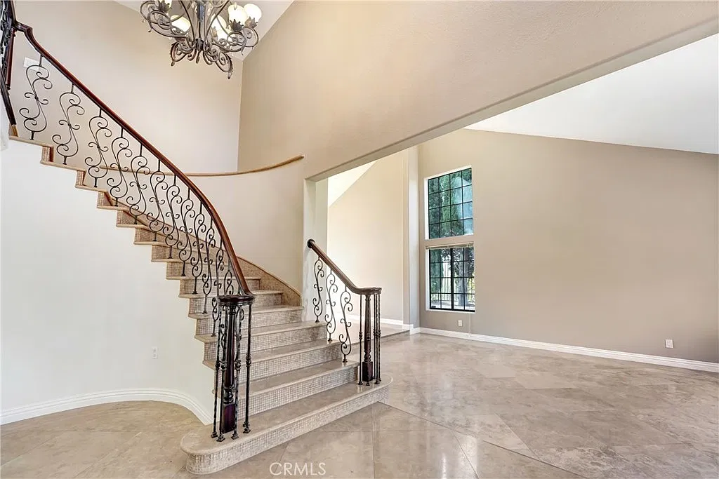 5 bed, 2800 sqft, $6,000 — Photo 4