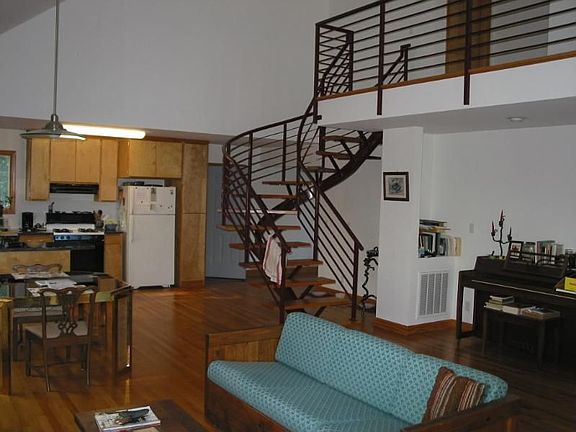 5th image of 42 Town Creek Ln