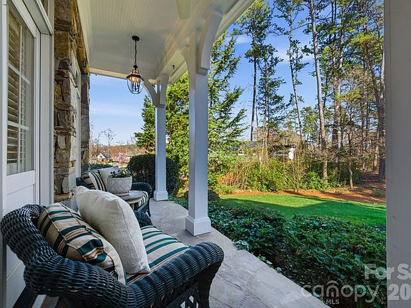 2nd image of 185 Quaker Rd