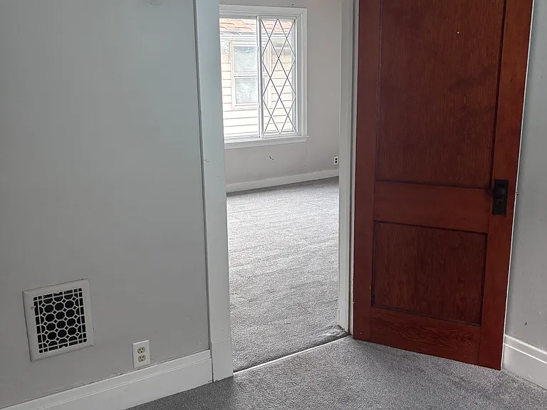 front "bed"room
