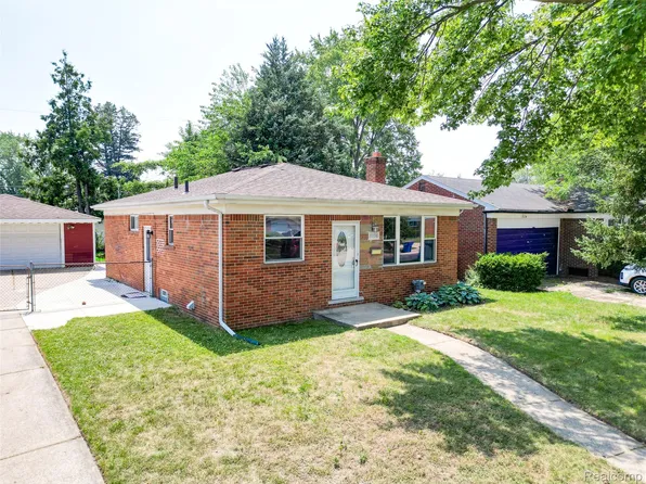11138 Jim Pl, Warren, MI 48089