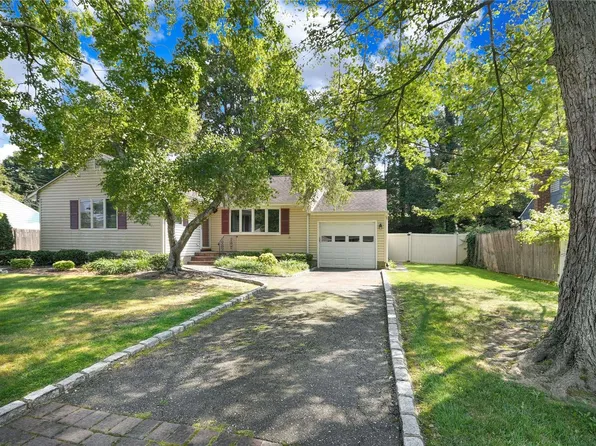 7 Galway, Huntington, NY 11743