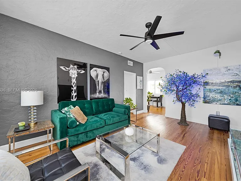 408 W 25th St #8 — Photo 8