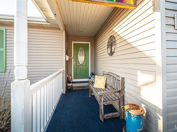 5th image of 1132 Leonard Ave