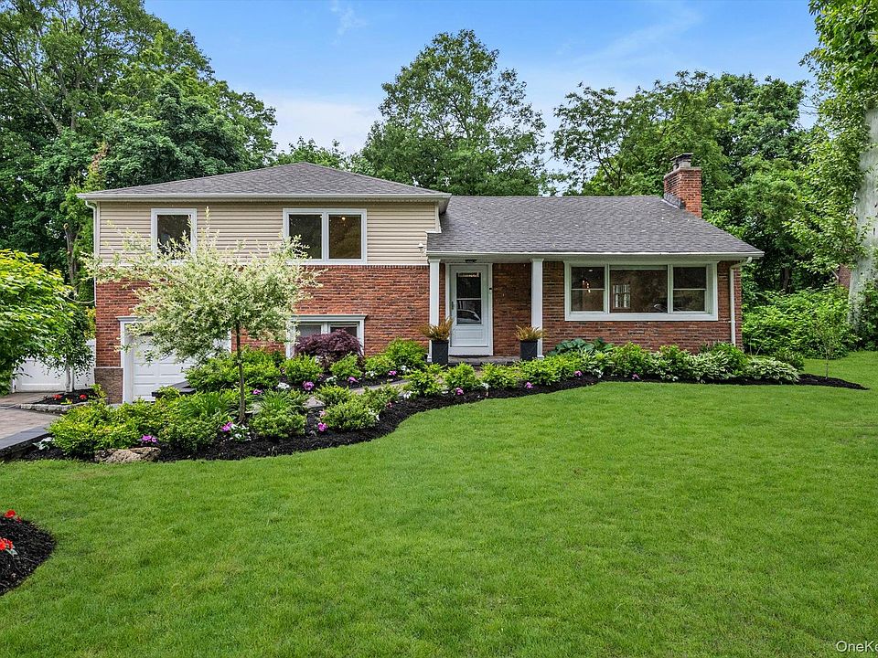 1st image of 18 Pine Drive N