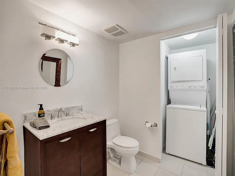 16699 Collins Ave #2305 — Photo 31