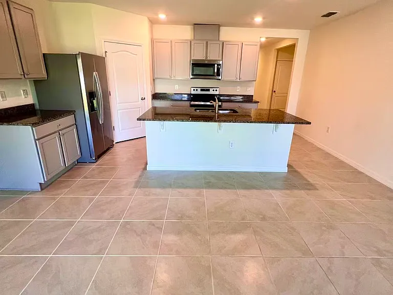 2730 Deep Creek Ave — Photo 6