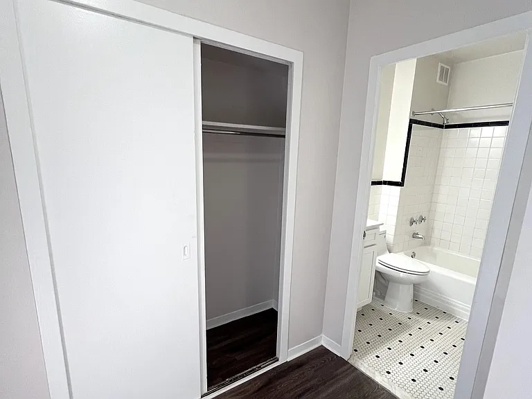 Broadview Apartments — Photo 44