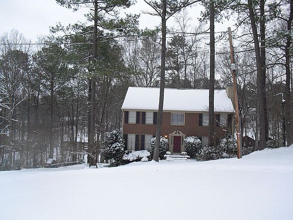 Space between Homes & Snows 