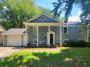 5808 Eastbrook Rd, Charlotte, NC 28215