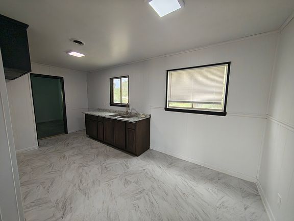 3rd image of 1103 Forest Dr