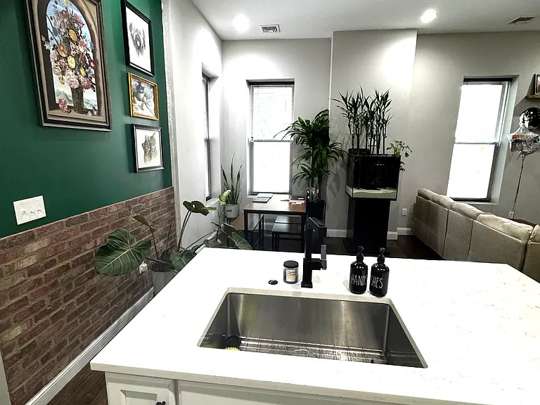 14 Rockland St #2 — Photo 9