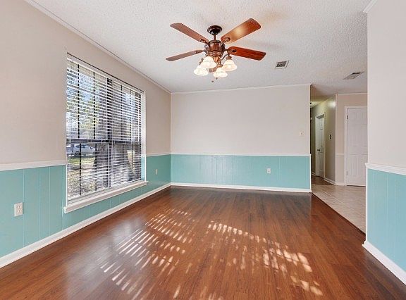 4th image of 3825 Cypress Park Dr