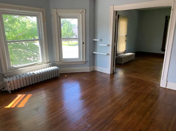 353 E Howard St, Winona, MN 55987