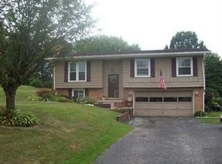 16657 Artistic Dr, East Liverpool, OH