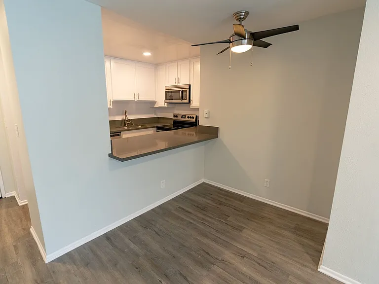 2039 North Las Palmas Ave — Photo 32