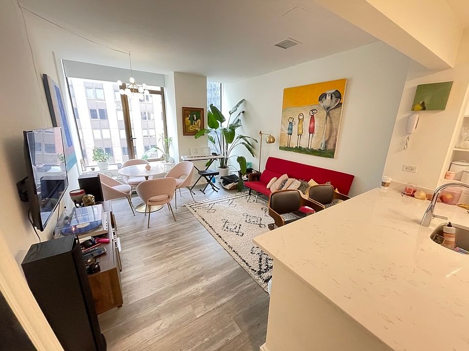 1st image of 128 Pearl St #17Z