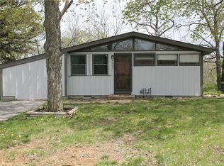 5605 Crescent Ave, Raytown, MO 64133