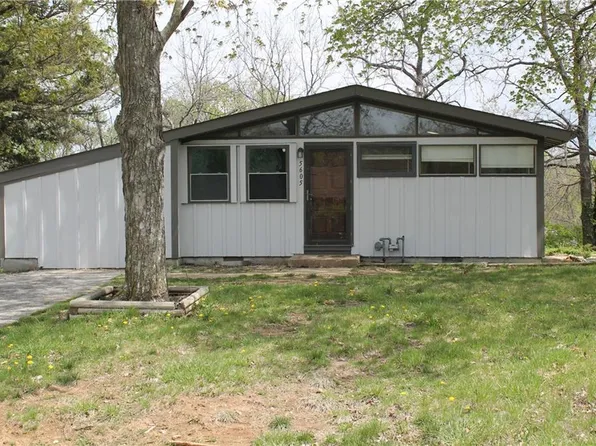 5605 Crescent Ave, Raytown, MO 64133