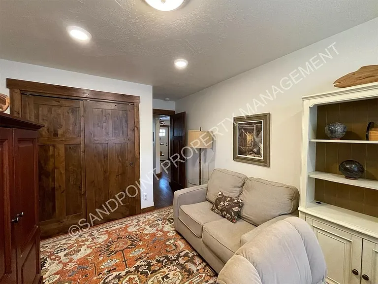 326 Maddie Ln — Photo 17